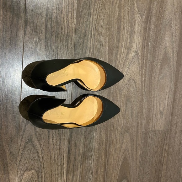 Basically shoes for officers - Picture 1 of 2